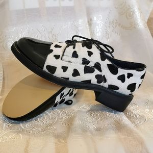 Vintage cowhide patterned Oxfords, furry retro shoes